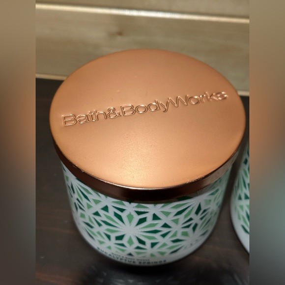 Two brand new eucalyptus springs bath and body works candles - Picture 3 of 5
